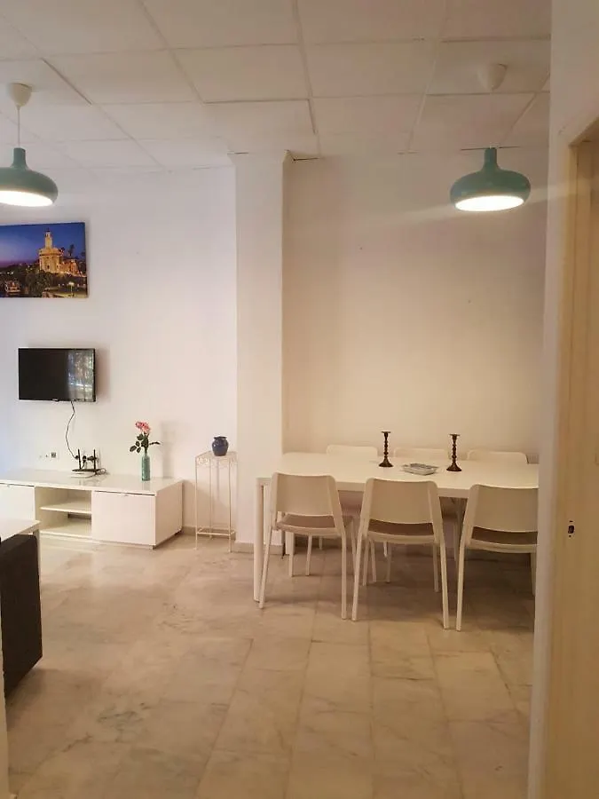 Centro Santa Rufina Hotel Seville 0*,